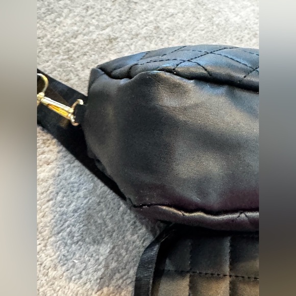 Black Diamond Faux Leather Quilted Shoulder Bag - Picture 8 of 9